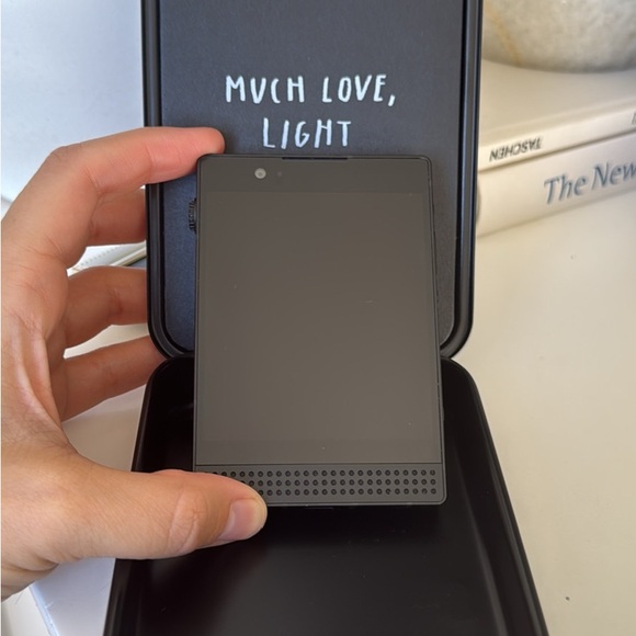 Like-New Lightphone 3